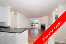 East Central Apartment/Condo for sale: Cottonwood Place 2 bedroom Laminate Floors, Plush Carpet 960 sq.ft. (Listed 2025-09-30)